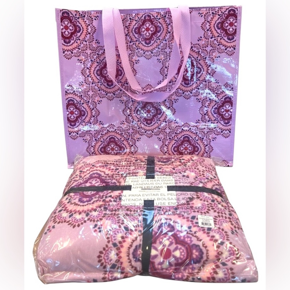 Vera Bradley Fleece Throw Blanket lavender Medallion Sealed & Market Gift Tote
